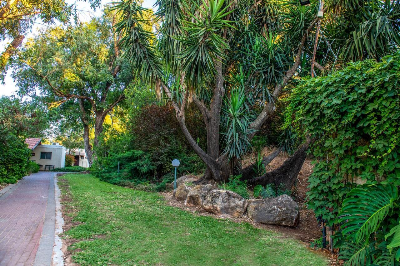 כפר הנופש קיבוץ גדות Kibbutz Gadot Galilean Resort Exterior photo