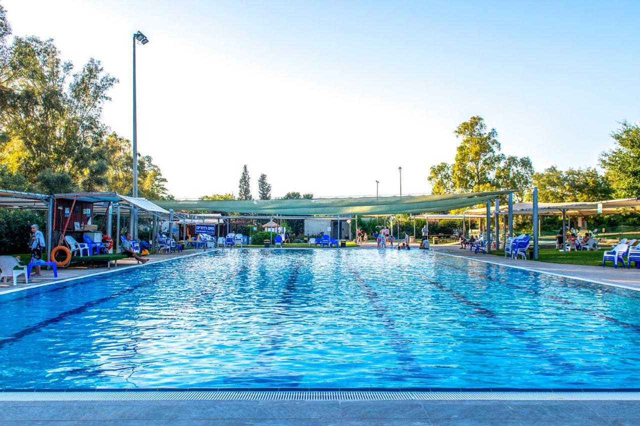 כפר הנופש קיבוץ גדות Kibbutz Gadot Galilean Resort Exterior photo