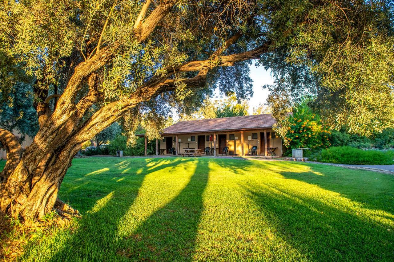 כפר הנופש קיבוץ גדות Kibbutz Gadot Galilean Resort Exterior photo